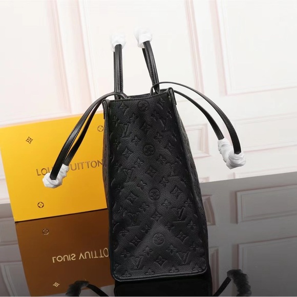 🍩🍩Louis Vuitton  Onthego
 MM Monogram - Picture 2 of 9